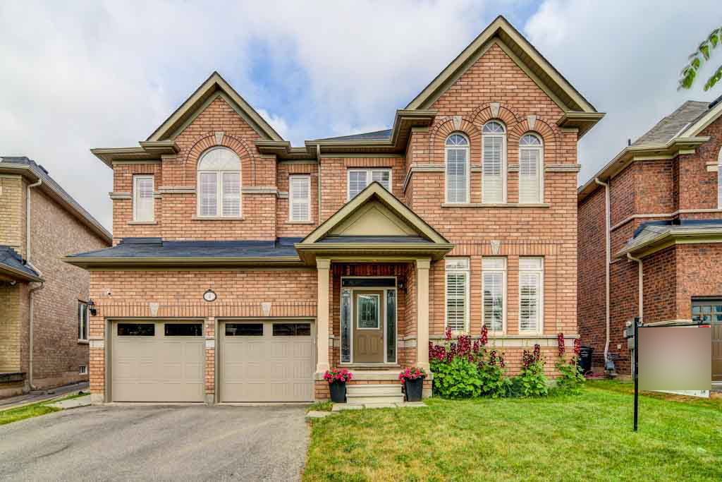 Larissa Sarakaeva - Royal LePage Real Estate | 65 Speers Rd #320, Oakville, ON L6K 0J1, Canada | Phone: (647) 219-7752