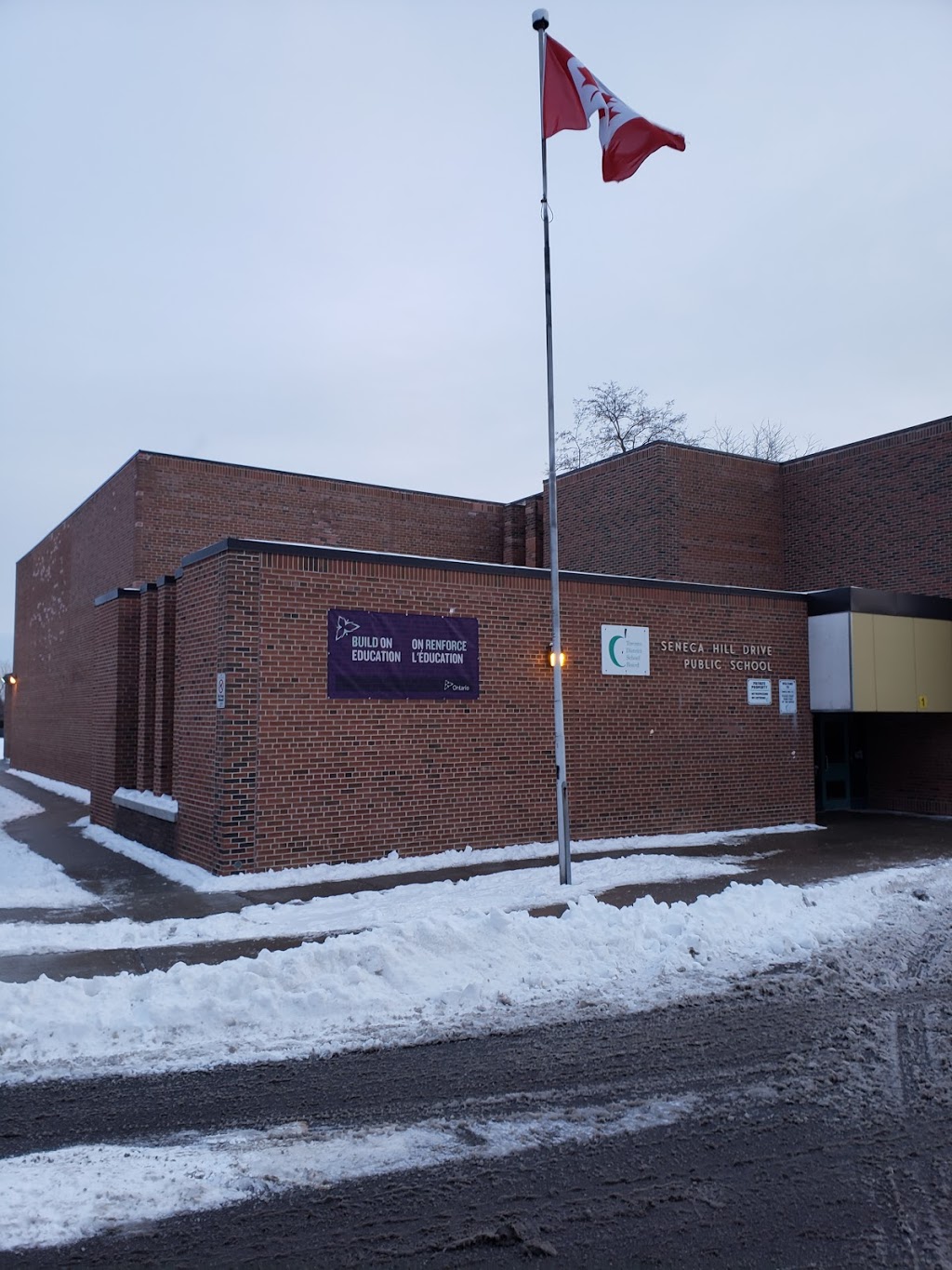 Seneca Hill Public School | 625 Seneca Hill Dr, North York, ON M2J 2W6, Canada | Phone: (416) 395-2840