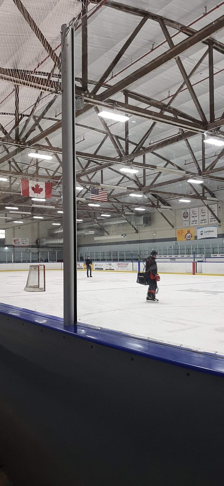 Mooretown Flags Hockey Club | 1166 Emily St, Courtright, ON N0N 1H0, Canada | Phone: (519) 867-3860