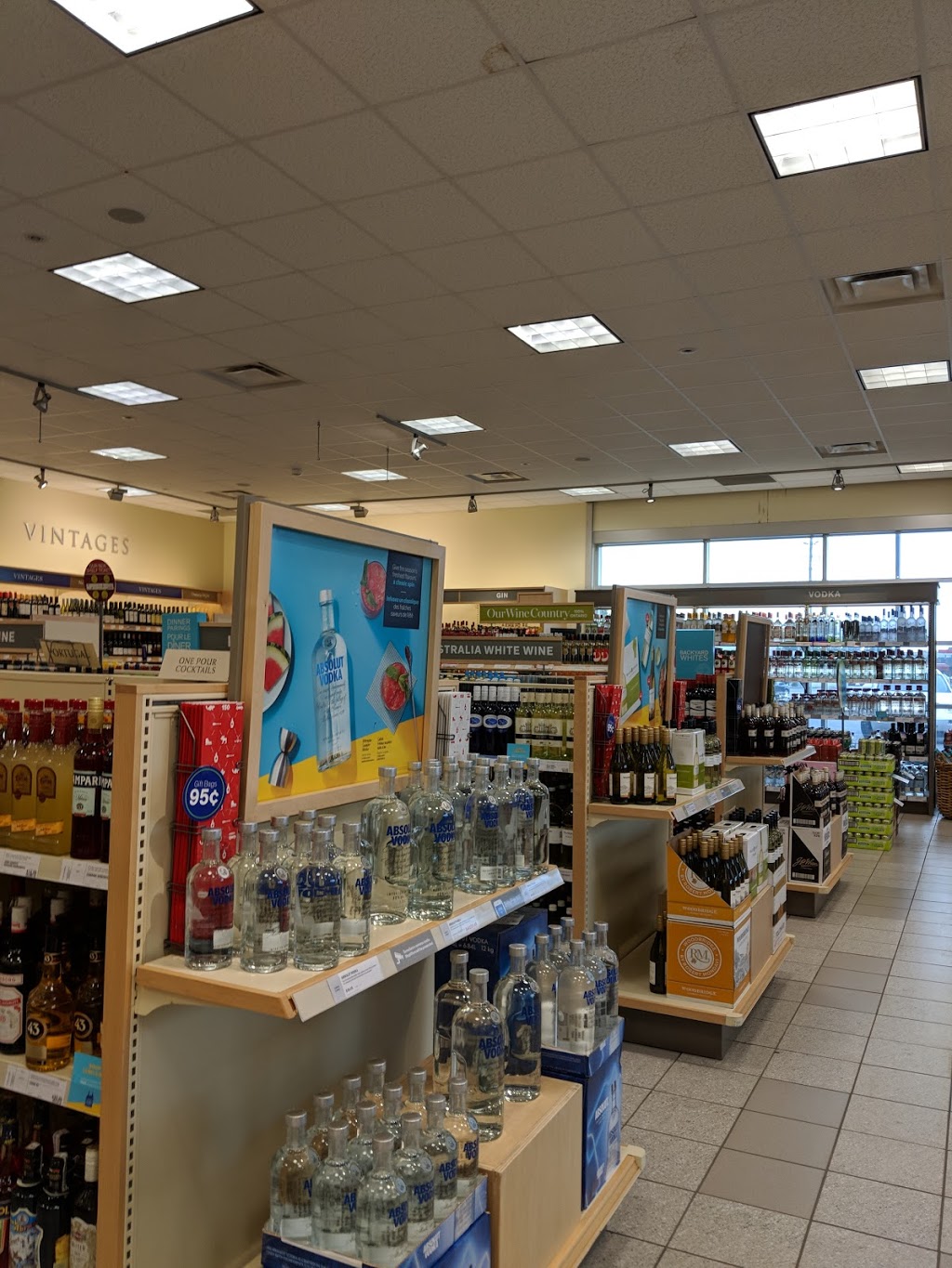 LCBO | 410 Main St E, Kingsville, ON N9Y 1A7, Canada | Phone: (519) 733-5223