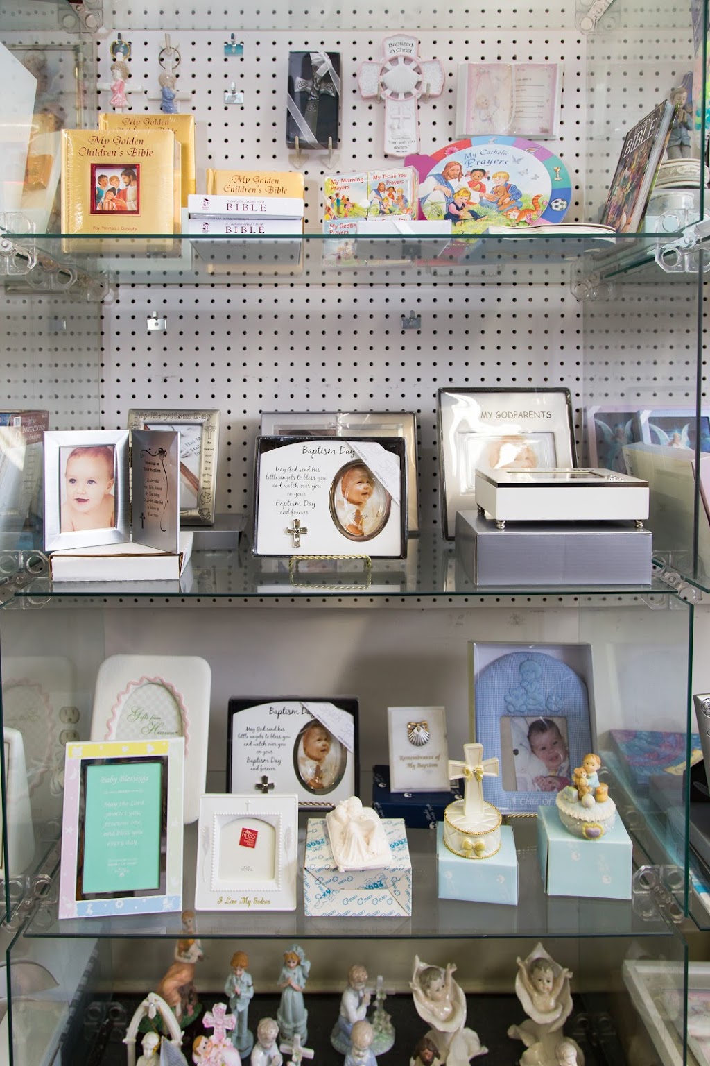 Peaceful Dove Gifts & Books | 677 Hamilton Rd, London, ON N5Z 1T4, Canada | Phone: (519) 659-0592