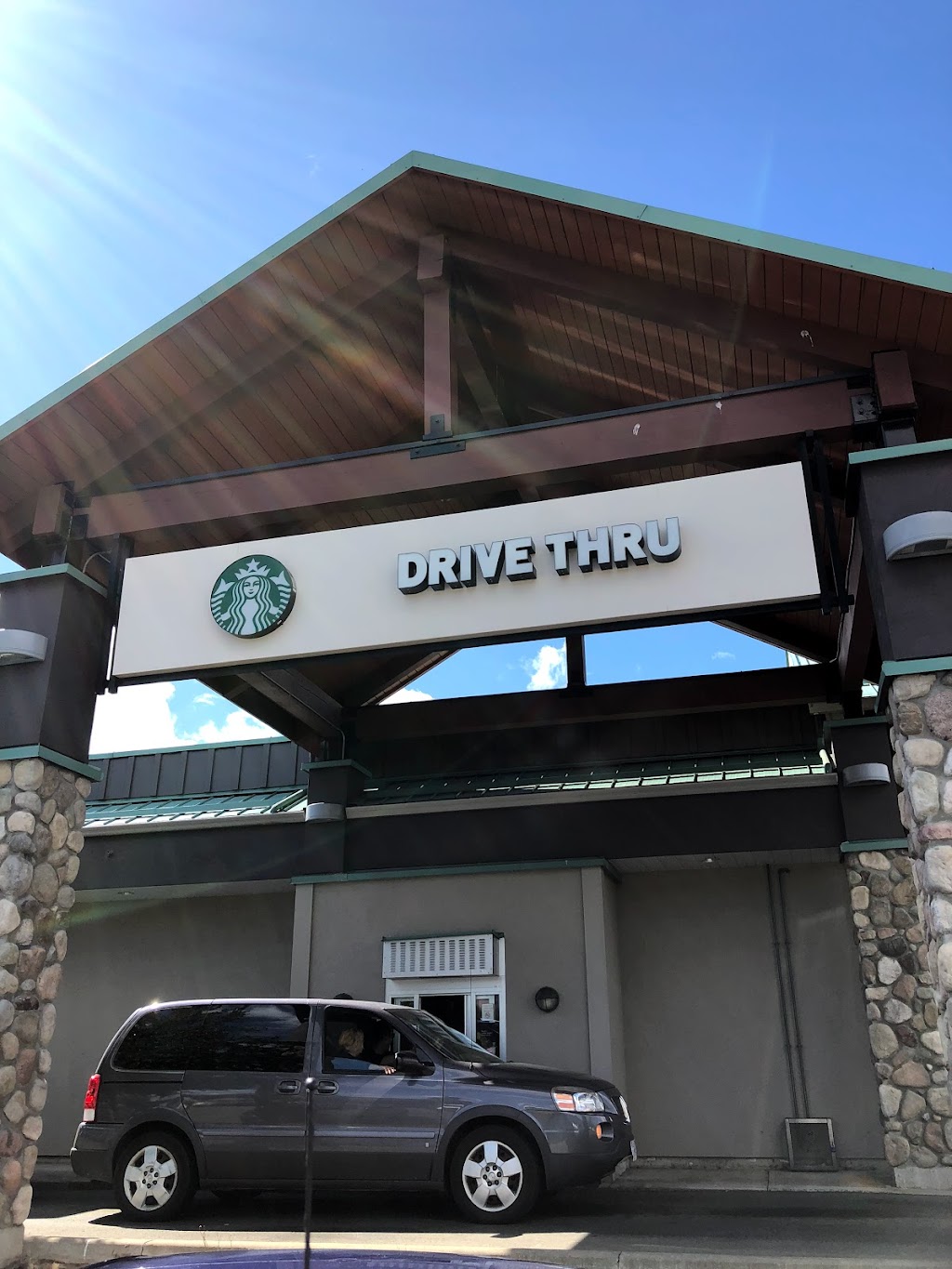 Starbucks | Pacific Rim Station, 3555 Johnston Rd #101, Port Alberni, BC V9Y 8K2, Canada | Phone: (250) 723-5242