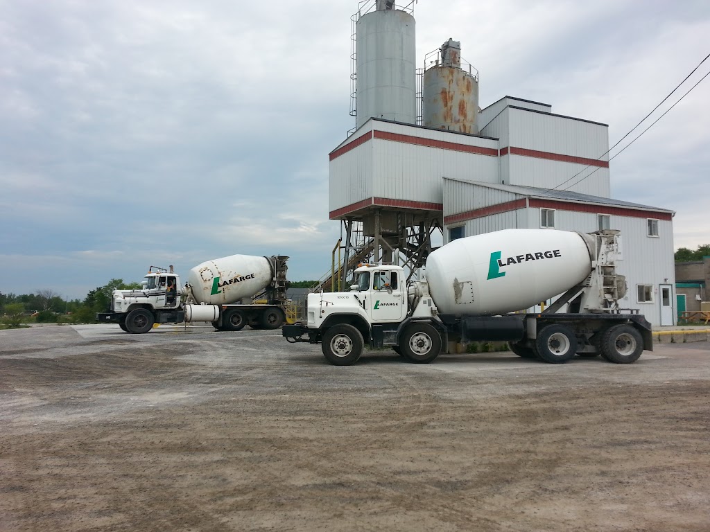 Lafarge Canada Inc | 78 Ruthven St, Smiths Falls, ON K7A 4Z3, Canada | Phone: (613) 283-7445