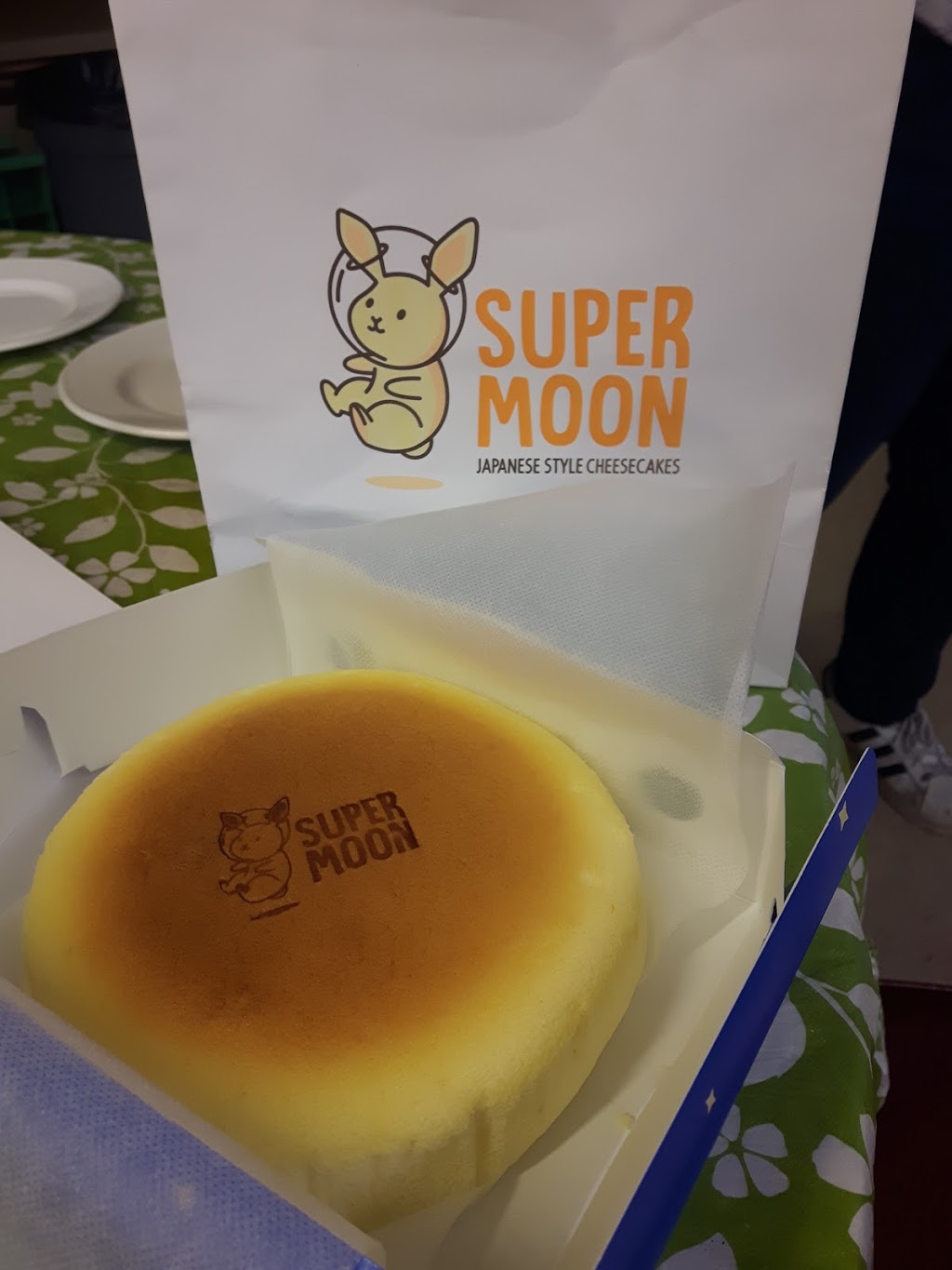 Supermoon Japanese Style Cheesecakes | 128 Queen St S #19, Mississauga, ON L5M 1K8, Canada | Phone: (905) 997-6900