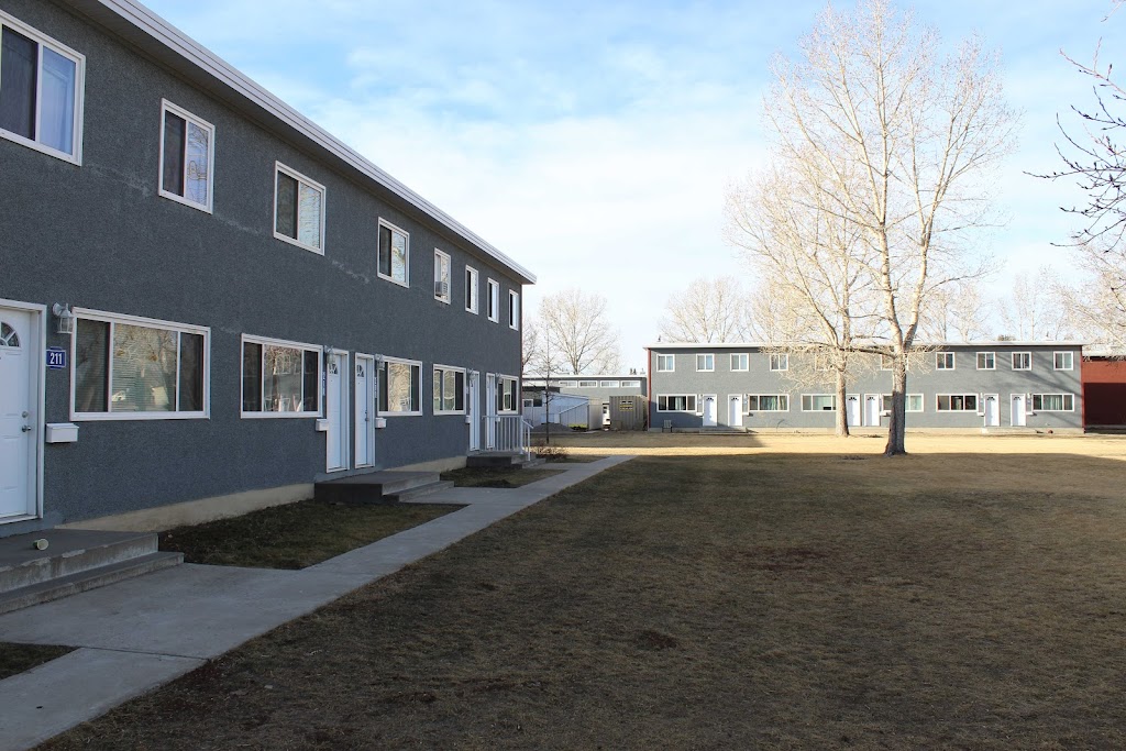Highland Park Townhomes | 821 20 St N, Lethbridge, AB T1H 3T6, Canada | Phone: (403) 892-4861
