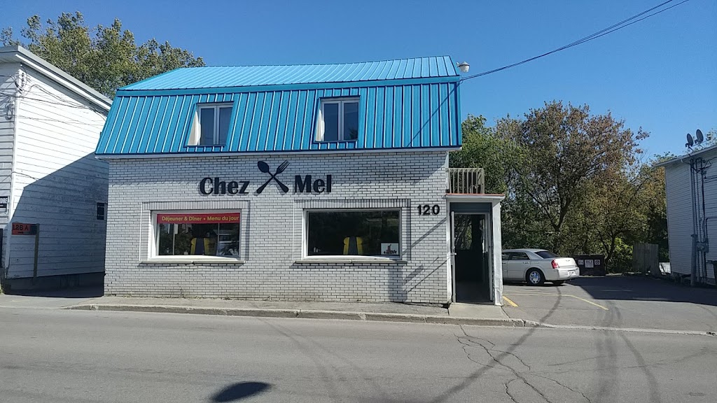 Resto Chez Mel | 120 Rue Notre Dame, Charlemagne, QC J5Z 1H2, Canada | Phone: (450) 932-6500