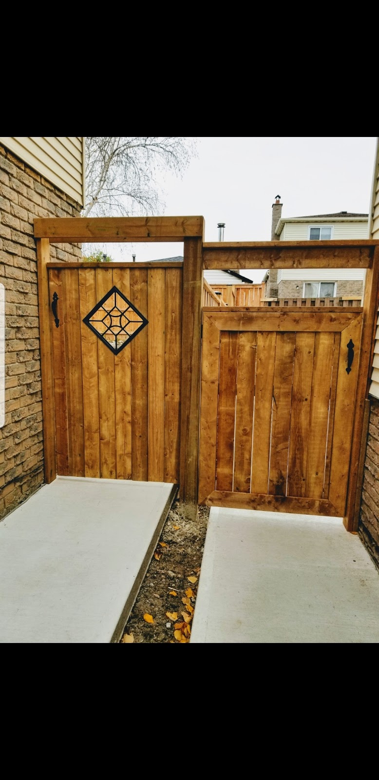 JC carpentry & fences | 46 Hazelton Ave, Hamilton, ON L9B 0E7, Canada | Phone: (905) 745-8740