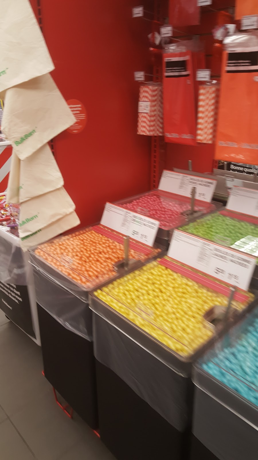 Bulk Barn | 564 Voie de Desserte, Saint-Constant, QC J5A 2S6, Canada | Phone: (450) 638-9185