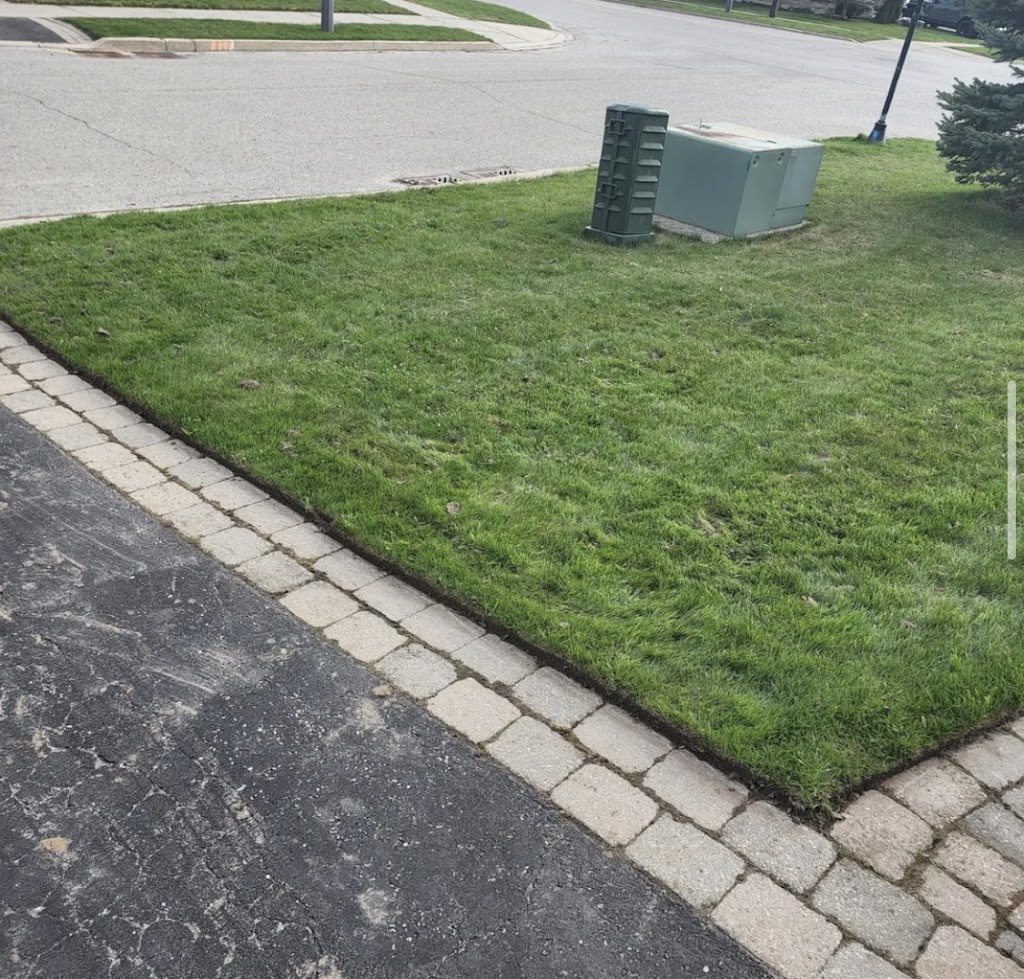 AutoScapes Lawn Maintenance | 69 Caldwell Crescent, Newcastle, ON L1B 1R2, Canada | Phone: (905) 984-0404