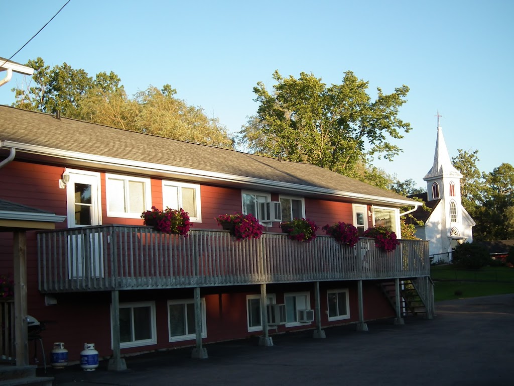 Mabou River Inn | 19 SW Ridge Rd, Mabou Station, NS B0E 1X0, Canada | Phone: (902) 945-2356