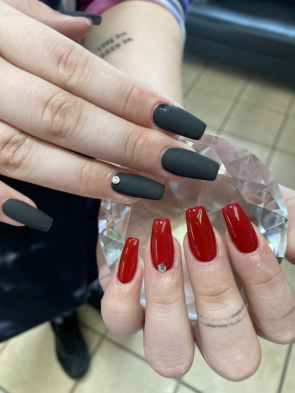 Elegant Nails | 8334 160 Ave NW, Edmonton, AB T5Z 3P1, Canada | Phone: (780) 456-2022