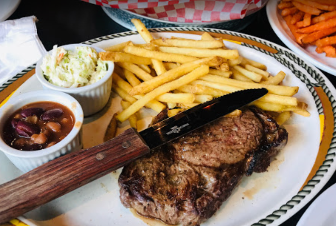 Trappers Mountain Grill | 106 Waterton Ave, Waterton Park, AB T0K 2M0, Canada | Phone: (403) 859-2445