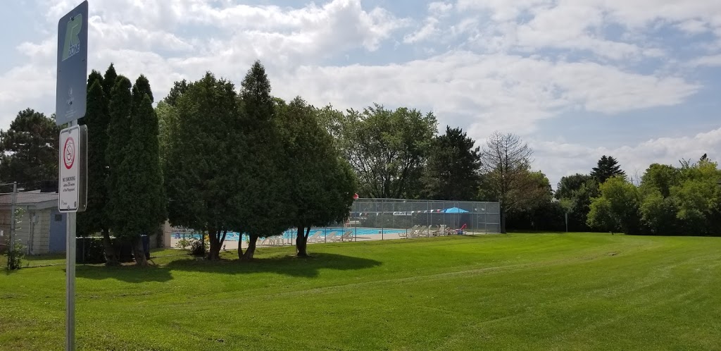 Brookdale Pool, Outdoor (June to September) | 1215 Bridge Rd, Oakville, ON L6L 2C3, Canada | Phone: (905) 827-1475