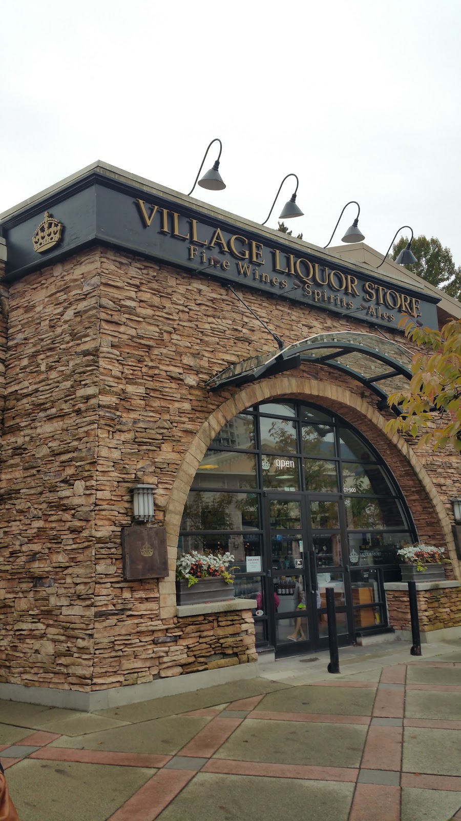 Village Liquor Store | 900 Main St C1, West Vancouver, BC V7T 2Z3, Canada | Phone: (604) 922-8823