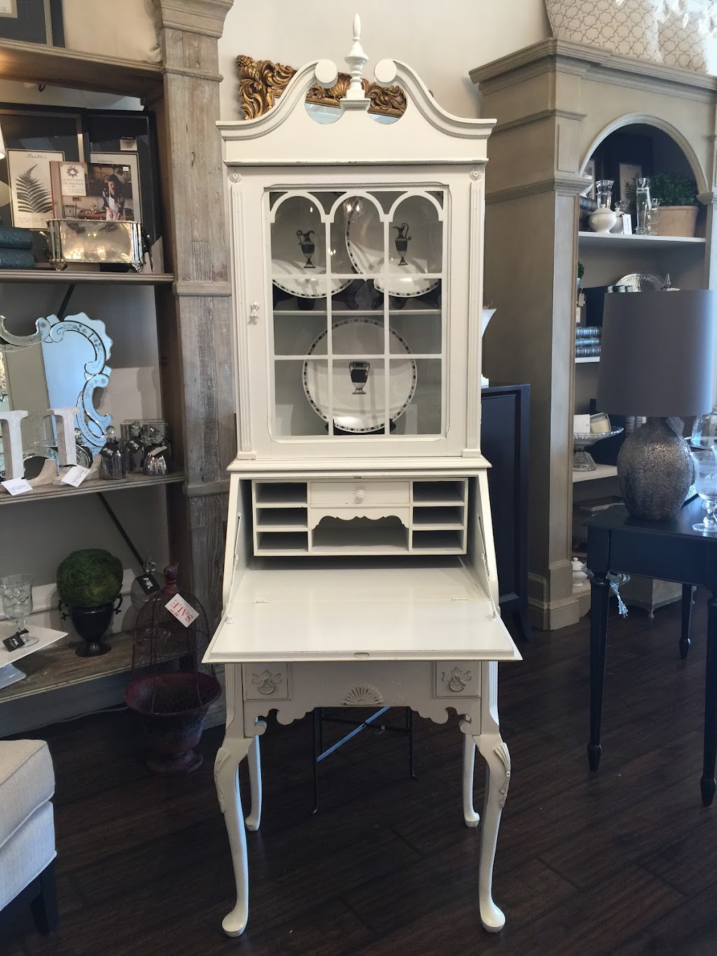 Winterberry Lane Furniture + Decor Boutique | 3487 Wyecroft Rd G3, Oakville, ON L6L 0B6, Canada | Phone: (905) 849-9494