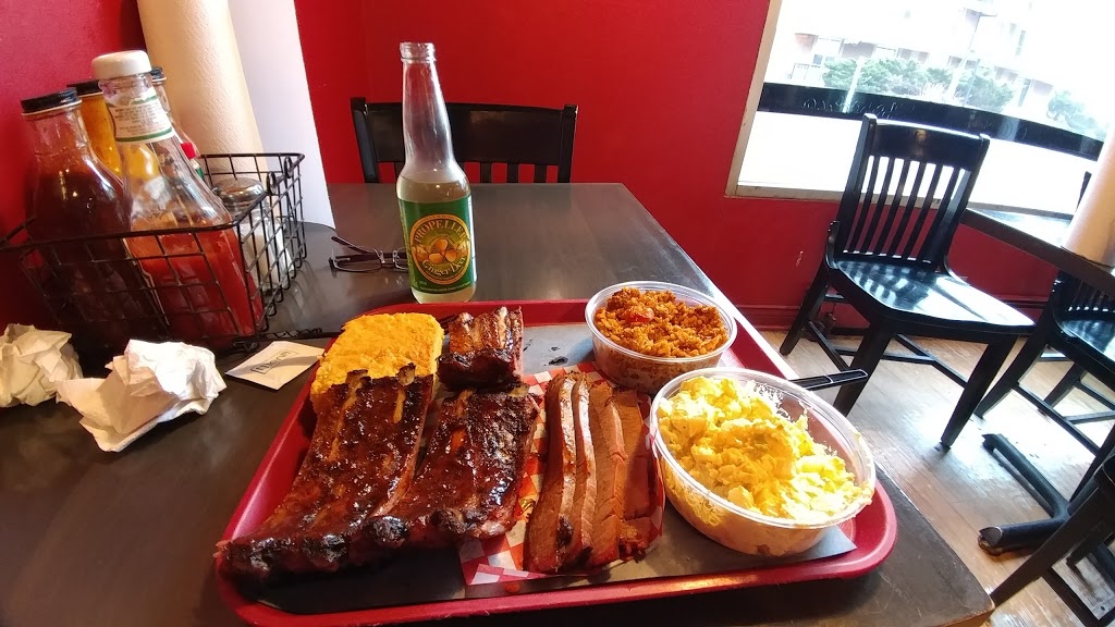 Boneheads BBQ | 1014 Barrington St, Halifax, NS B3H 2P9, Canada | Phone: (902) 407-4100