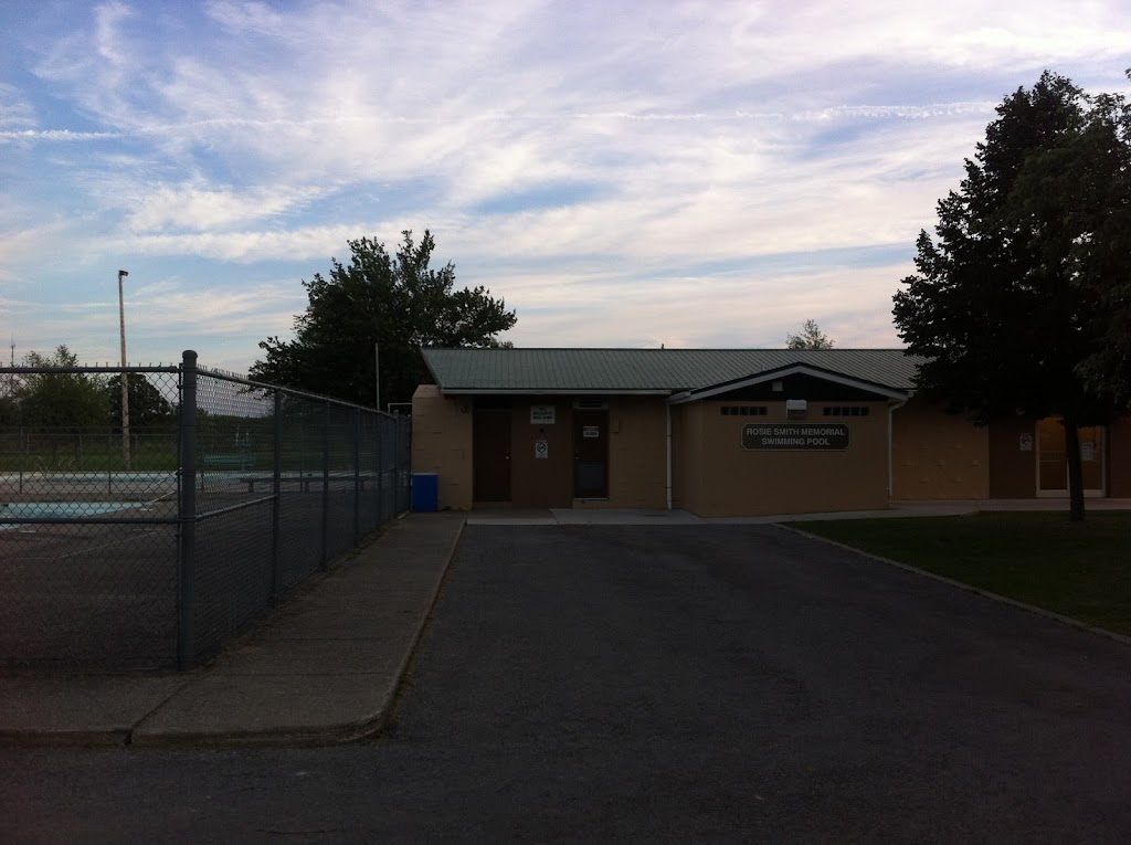 Rosie Smith Memorial Swimming Pool | 391 St George St, Welland, ON L3C 5P6, Canada | Phone: (905) 732-9776