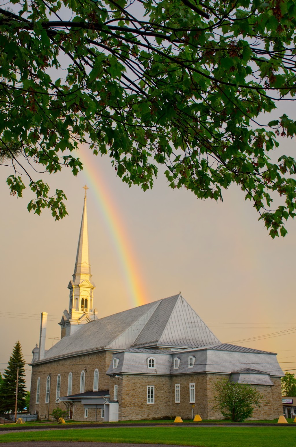 St. Anne Catholic Church | 2592 Rue Roussel, Chicoutimi, QC G7G 1Y1, Canada | Phone: (418) 543-7734