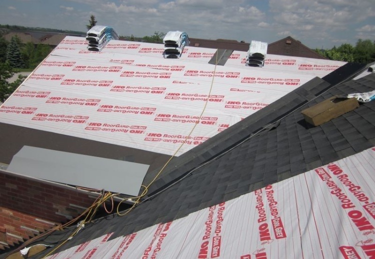 Best Toronto Roofers | 23 Chestermere Crescent, Brampton, ON L7A 2Y9, Canada | Phone: (647) 287-6300