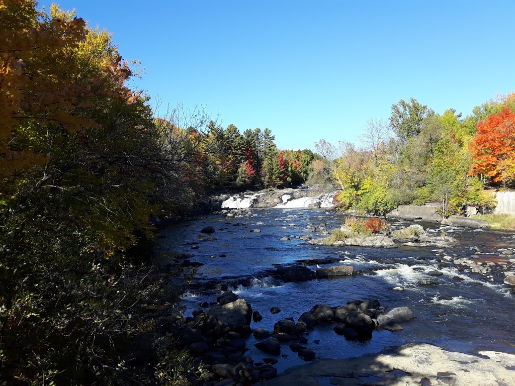 Parc régional de la Rivière-du-Nord (stationnement Prévost) | Chemin du Plein Air, Prévost, QC J5L 2S2, Canada | Phone: (450) 431-1676