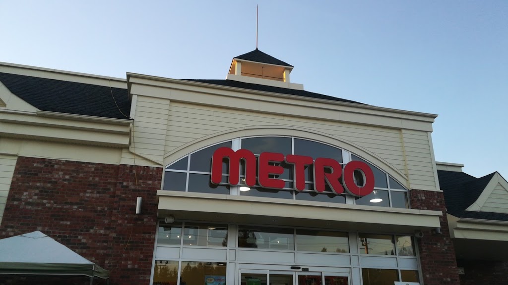 Metro Chénéville | 45 Rue Albert Ferland, Chénéville, QC J0V 1E0, Canada | Phone: (819) 428-3966