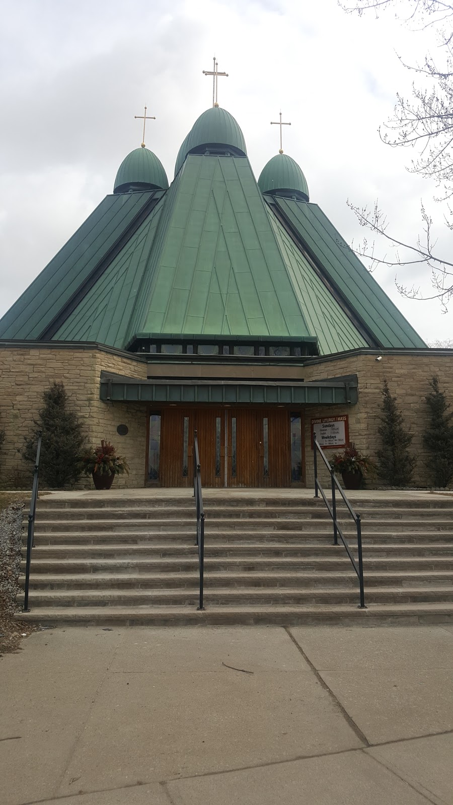 Holy Eucharist Ukrainian Cath | 515 Broadview Ave, Toronto, ON M4K 2N6, Canada | Phone: (416) 465-5836