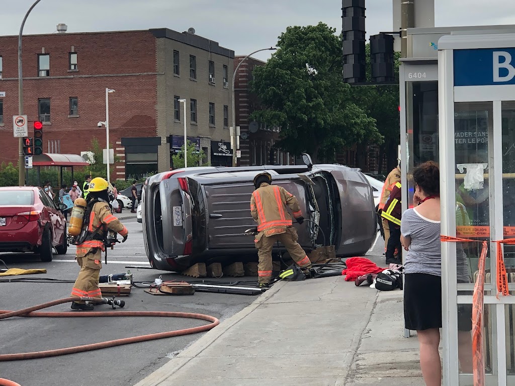 Remorquage Towing Tow Truck ACCIDENT 24/7 | 2596 Boul Henri-Bourassa O, Montréal, QC H3M 3E6, Canada | Phone: (514) 729-3237