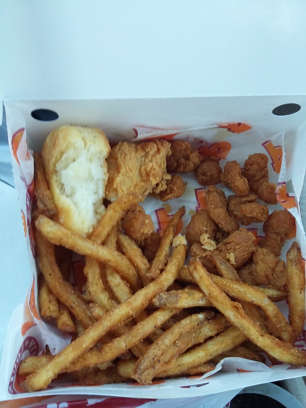 Popeyes Louisiana Kitchen | 35657 Green St, New Baltimore, MI 48047, USA | Phone: (586) 648-2547