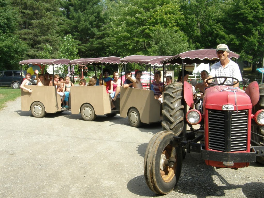 Camping Du Pont Couvert | 2335 Chemin du Pont Couvert, Waterville, QC J0B 3H0, Canada | Phone: (819) 562-6421