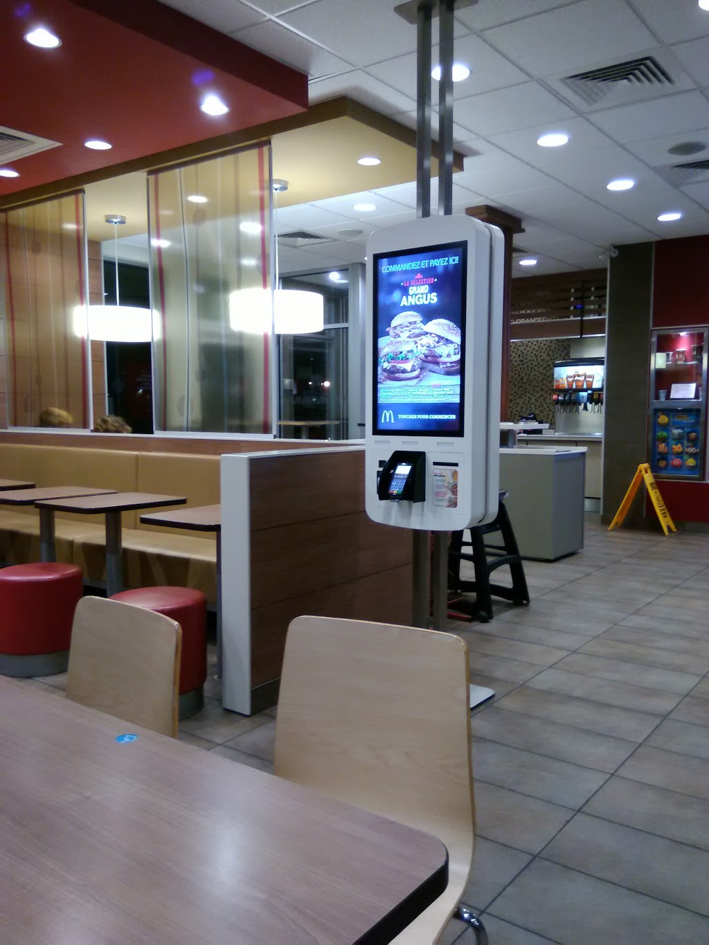 McDonalds | 825 Boul, Route Jean-Gauvin, Sainte-Foy, QC G1X 4M6, Canada | Phone: (418) 872-6805