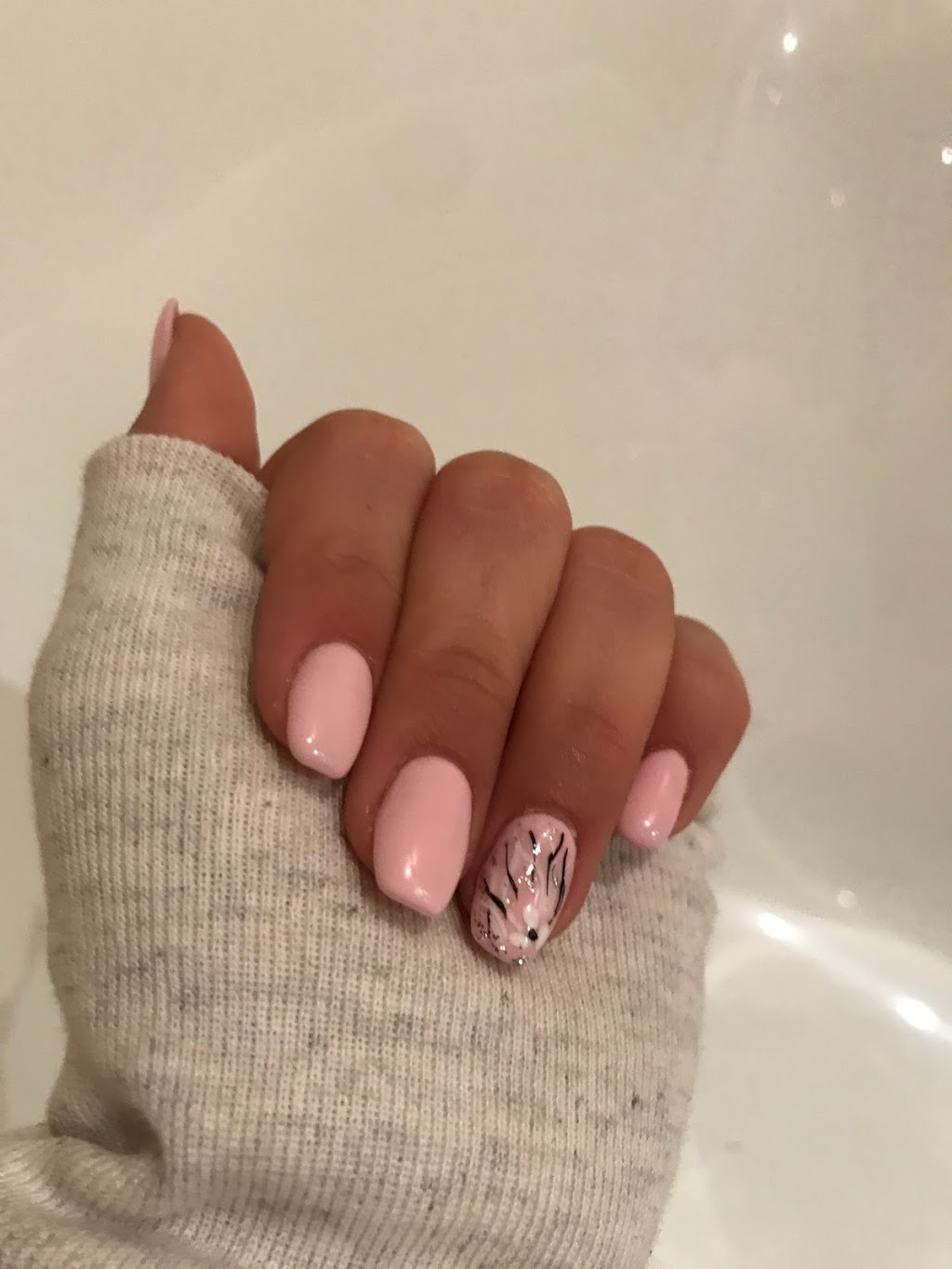 Vinny Nails Spa | 477 Guelph Line, Burlington, ON L7R 3L8, Canada | Phone: (905) 631-1551