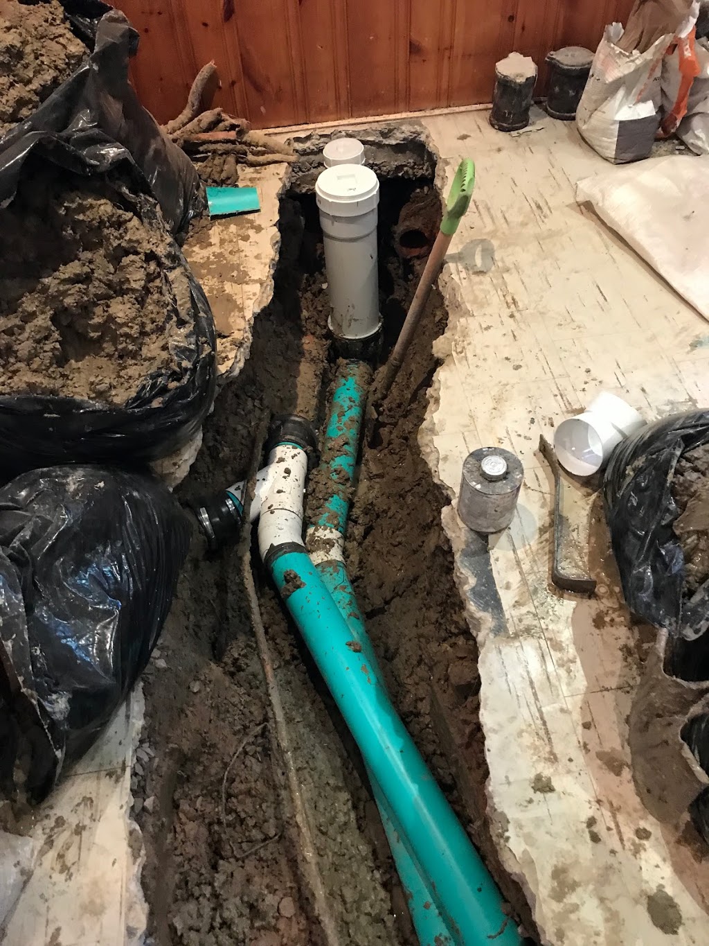 Local Drain Experts - Drain Cleaning and Clogged Drain Service | 8 Fulford Pl, Etobicoke, ON M9R 2W1, Canada | Phone: (647) 794-3321