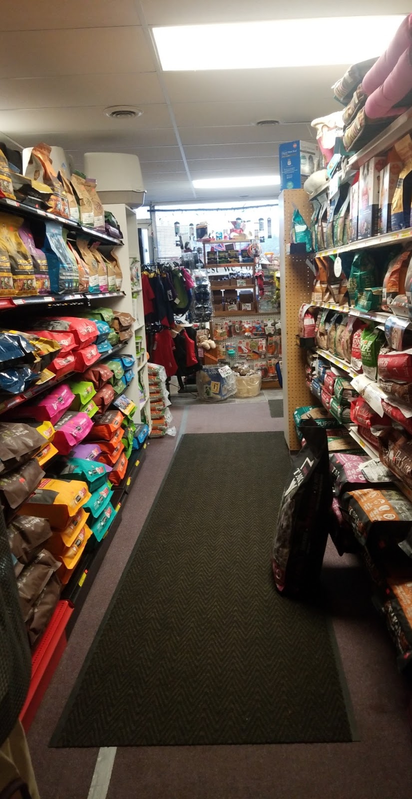 Love Ems Pet Food & Supplies | 49 Elizabeth St, Brighton, ON K0K 1H0, Canada | Phone: (613) 475-5544