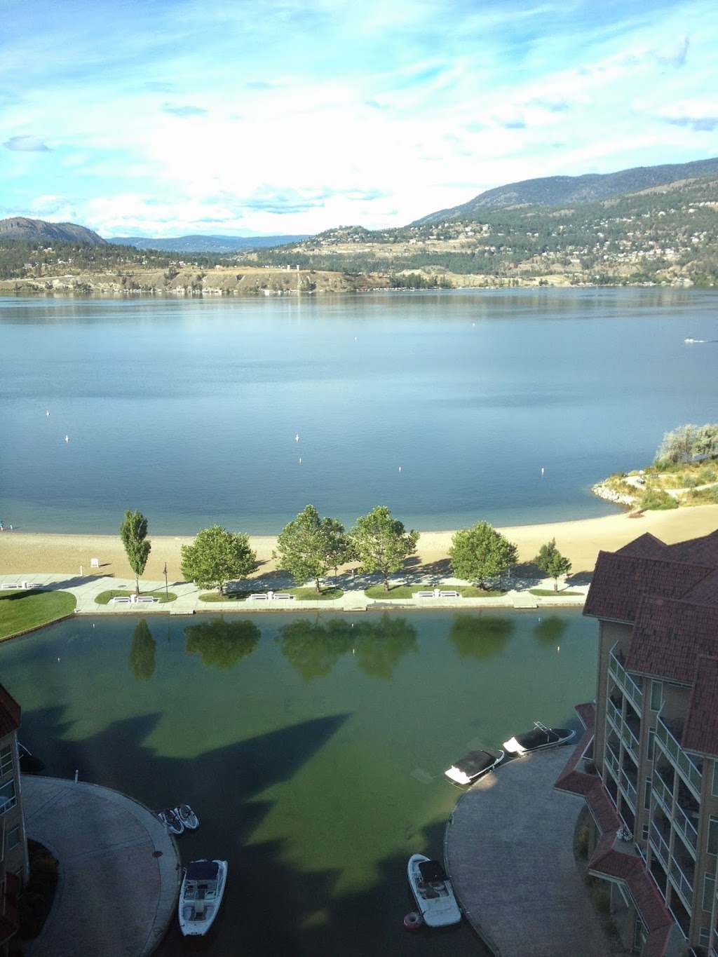 realTopia Vacation Rentals | 654 Cook Rd, Kelowna, BC V1W 3K5, Canada | Phone: (250) 899-0800