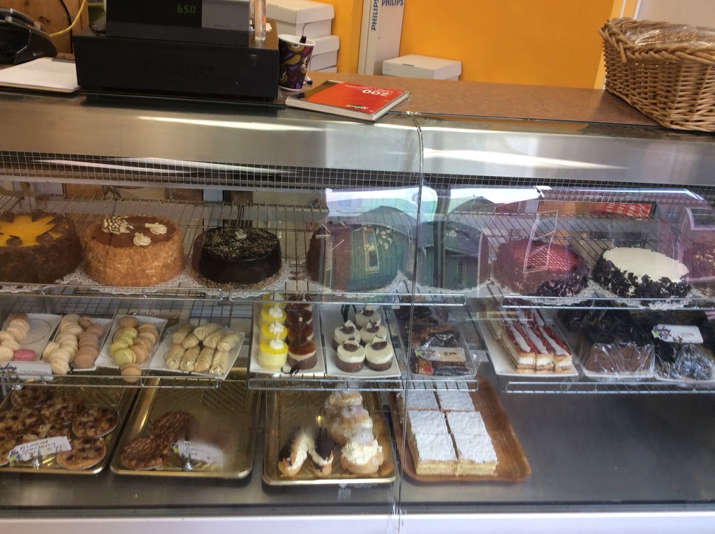 E&G Bakery | 133 Metcalfe St, Elora, ON N0B 1S0, Canada | Phone: (519) 846-2999