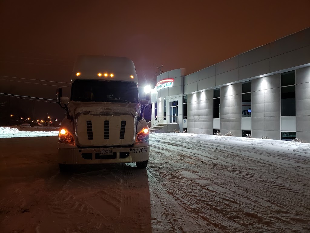 Papineau Transport International | 851 Bd Roland-Godard, Saint-Jérôme, QC J7Y 4C2, Canada | Phone: (418) 431-0129