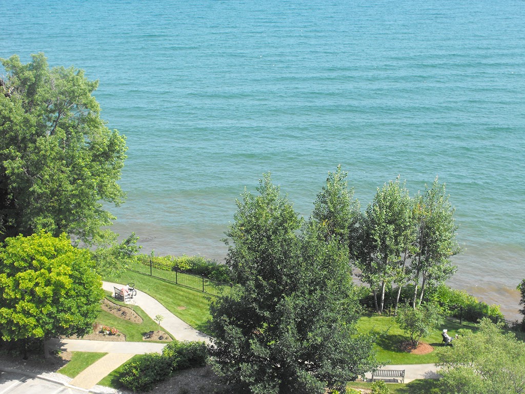 Chartwell Lakeshore Retirement Residence | 5314 Lakeshore Rd, Burlington, ON L7L 6L8, Canada | Phone: (289) 635-3172