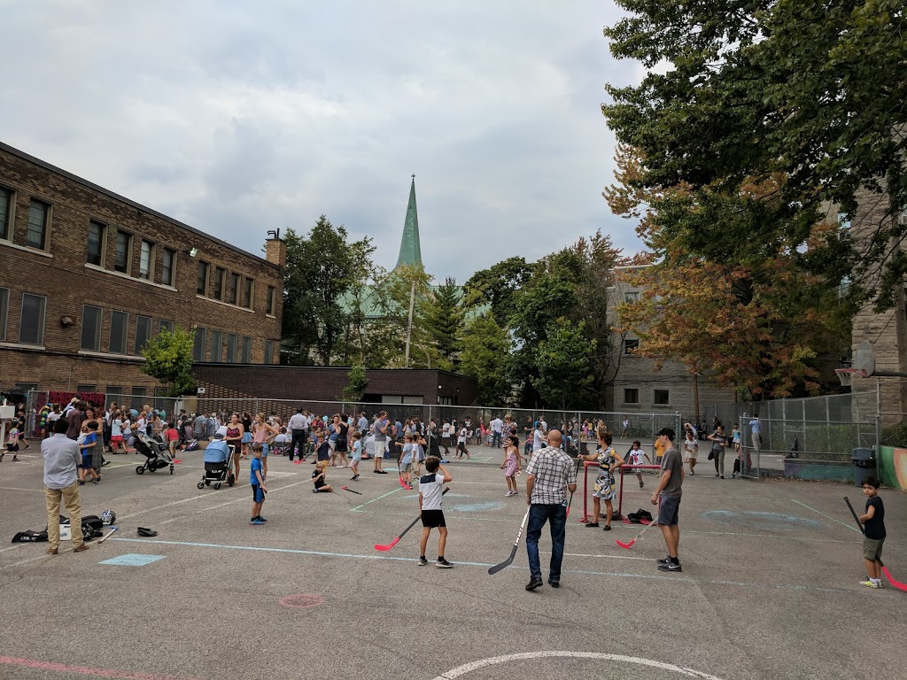 Parc-école Saint-Germain dOutremont | Avenue Perham, Montréal, QC H2V 2C8, Canada