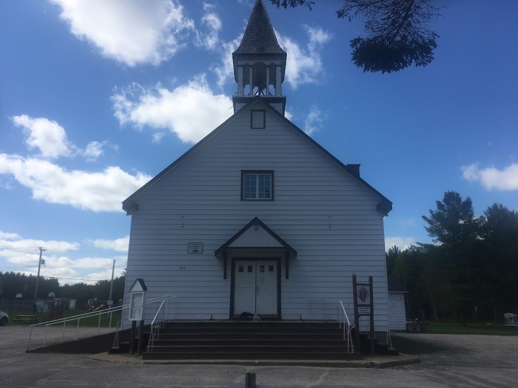 Église Saint-Philippe | 603 Chem. du Progrès, Chute-Saint-Philippe, QC J0W 1A0, Canada | Phone: (819) 585-2733