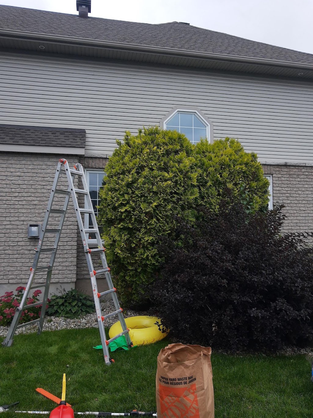 Precision Hedge and Landscaping | 1473 Bourcier Dr, Orléans, ON K1E 3K1, Canada | Phone: (613) 859-7828