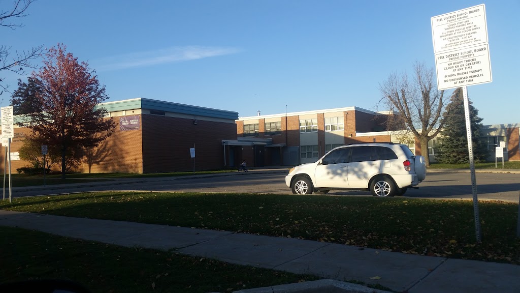 Corliss Public School | 3730 Corliss Crescent, Mississauga, ON L4T 2Z4, Canada | Phone: (905) 677-5350