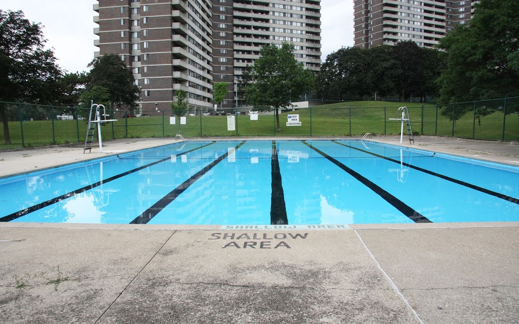 Fairhaven Park | 100 Golfwood Heights, Etobicoke, ON M9P 3M2, Canada