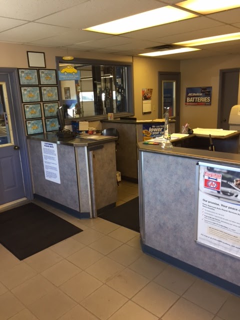 Tomlin Knight Auto Service | 96 Russett Ave, Oshawa, ON L1G 3R5, Canada | Phone: (905) 432-2305