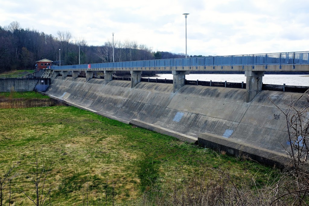 Christie Lake Dam | Round the Lake Trail, Hamilton, ON L9H 5E1, Canada