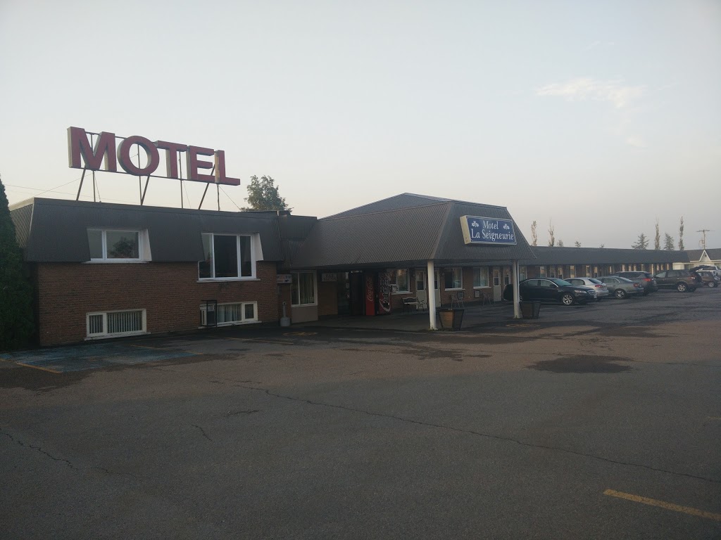 Motel 414 | 708A Route de lÉglise, Saint-Jean-Port-Joli, QC G0R 3G0, Canada | Phone: (418) 598-3351