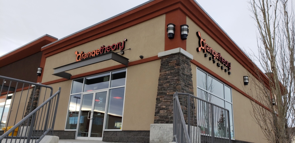 Orangetheory Fitness Okotoks | 1001, 200 Southridge Dr #1001, Okotoks, AB T1S 0N8, Canada | Phone: (403) 275-6000