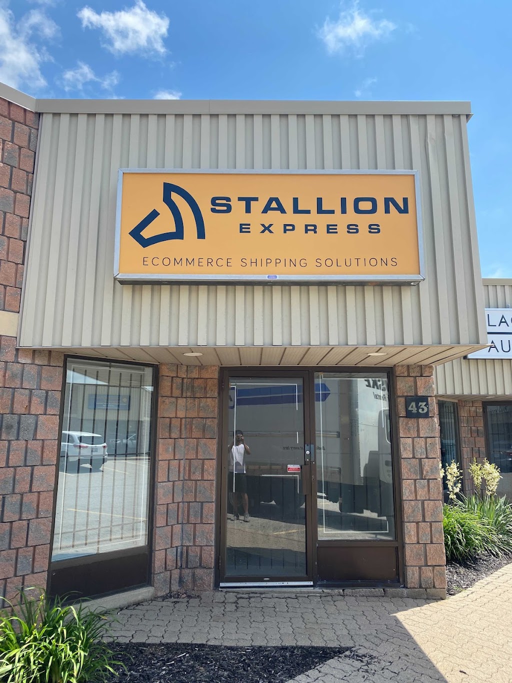 Stallion Express | 309 Exeter Rd Unit 43, London, ON N6E 0A3, Canada | Phone: (877) 863-7447