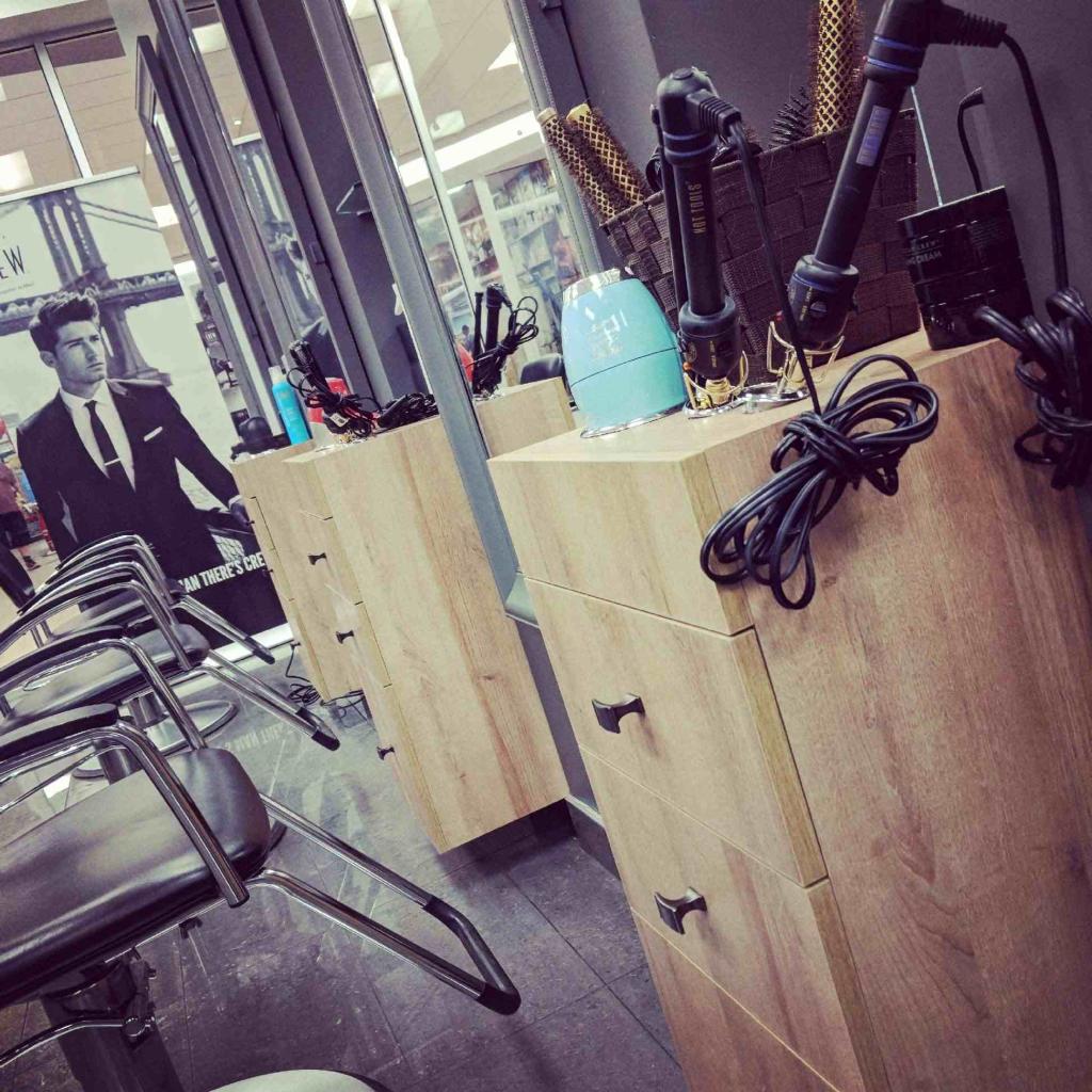 M Zone Coiffure Inc. | 940 Chemin du Sault, Saint-Romuald, QC G6W 5M6, Canada | Phone: (418) 834-9976