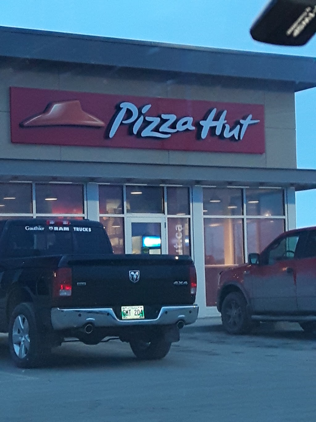 Pizza Hut | 155 Cargill Rd Unit 4, Winkler, MB R6W 1K2, Canada | Phone: (204) 331-1453