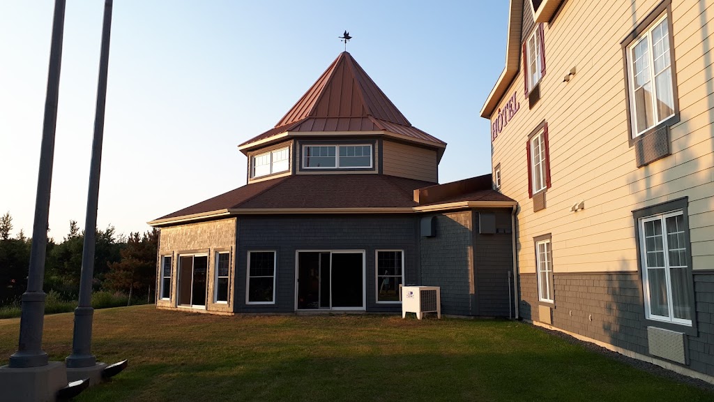 Quality Inn Rivière-du-Loup | 61 Bd Cartier, Rivière-du-Loup, QC G5R 5Z3, Canada | Phone: (418) 867-8221